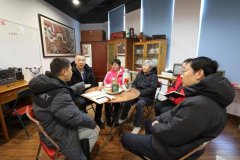 <b>“每一件物品背后都有一个家庭的故事</b>