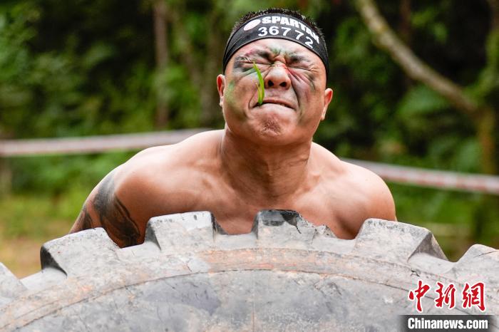 惠州站斯巴达勇士开幕 超六千名选手齐聚山海障