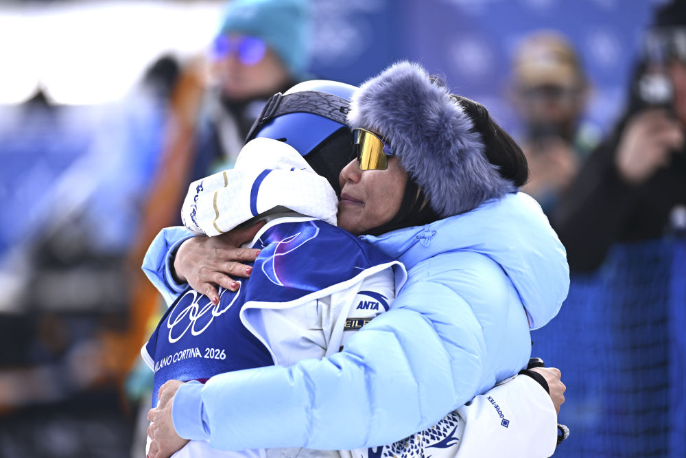 苏翊鸣谷爱凌虽未夺金却绽放自信笑容