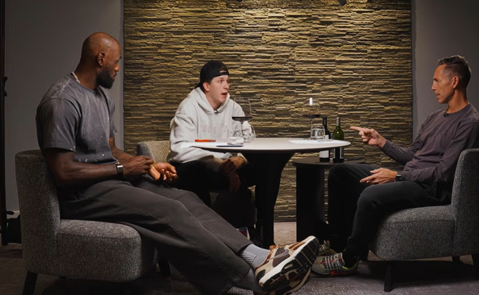 詹姆斯力挺落选秀里夫斯：以貌取人终成球队核