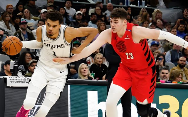 杨瀚森成第七位NBA季后赛球员 开拓者力克太阳抢