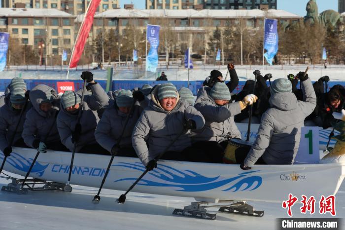 锡林郭勒寒冬迎来蒙古马精神冰上龙舟赛：首届